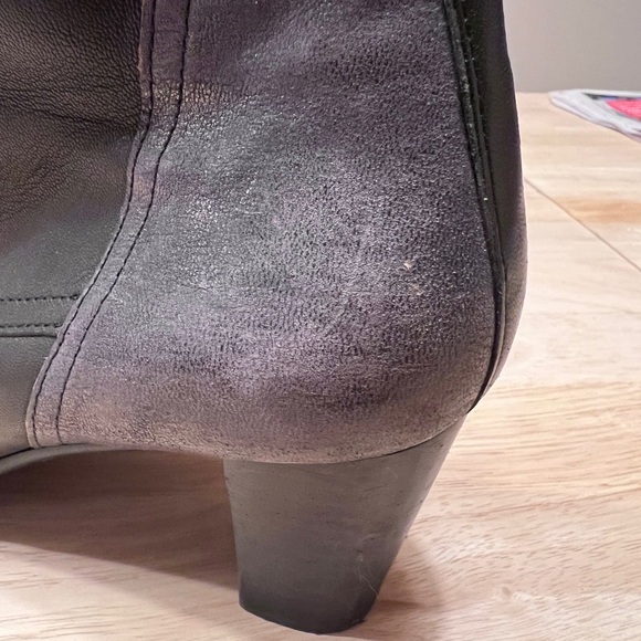 FIDGI Portugal Women's Lace-Up Boots - Picture 7 of 8